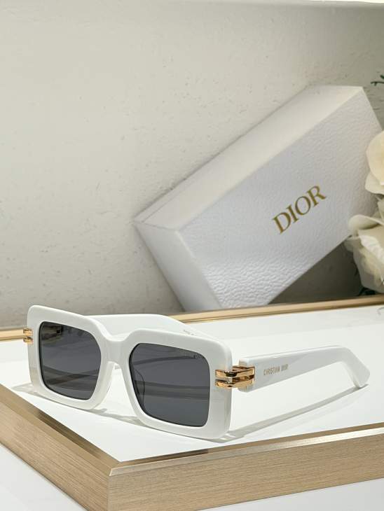Picture of Dior Sunglasses _SKUfw80236094fw